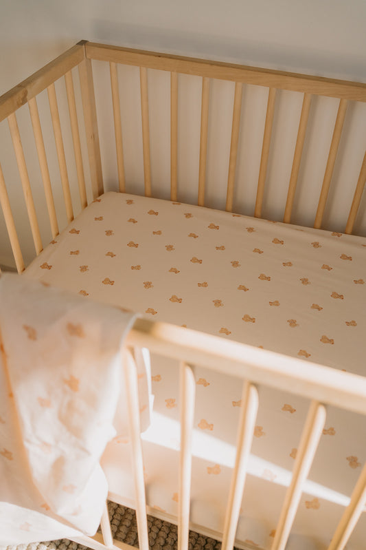 Tiny Teddy waterproof fitted sheet in GOTS-certified organic cotton